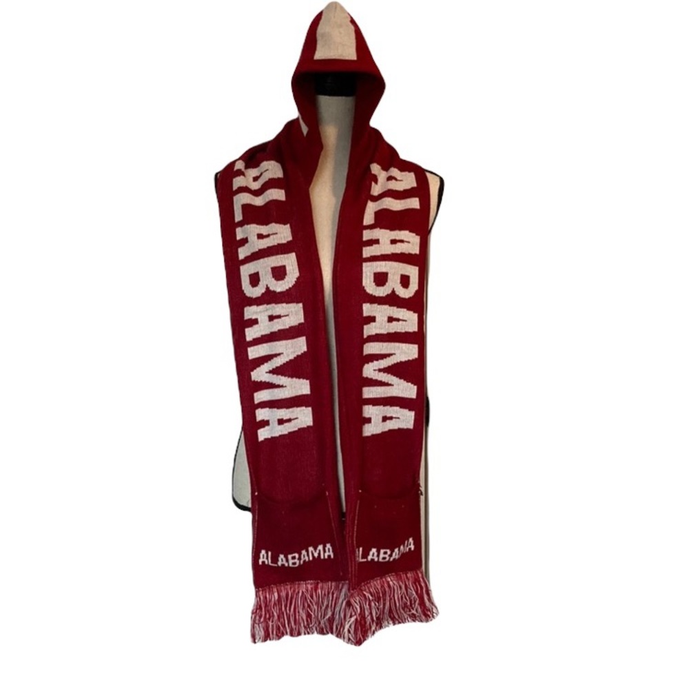 Alabama hooded scarf with pockets
